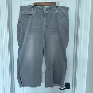 Good Used Condition NYDJ 20W Grey Cropped Jeans